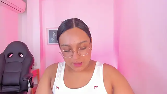 ellamontoya online show from December 2025 01:05:02 PM