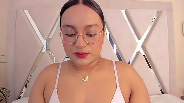 Snapshot of ellamontoya chatting on January 2026 11:03:01 AM ellamontoya online show from January 2026 11:03:01 AM