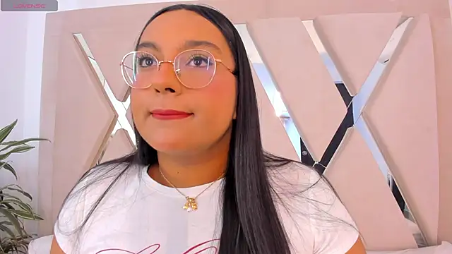 Snapshot of ellamontoya chatting on February 2026 12:08:01 PM ellamontoya online show from February 2026 12:08:01 PM