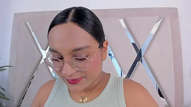 Snapshot of ellamontoya chatting on February 2026 12:09:02 PM ellamontoya online show from February 2026 12:09:02 PM