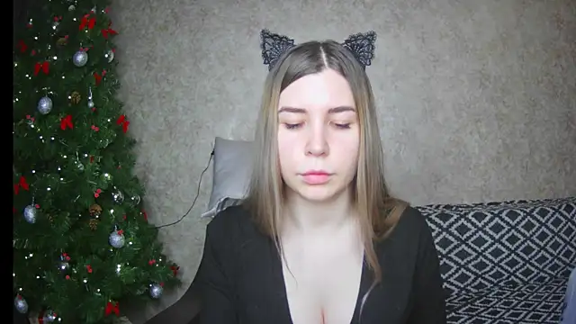 Snapshot of ElllaNuar chatting on January 2025 05:11:02 AM ElllaNuar online show from January 2025 05:11:02 AM