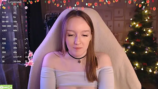 MoonlishSiren online show from December 2024 09:43:01 PM