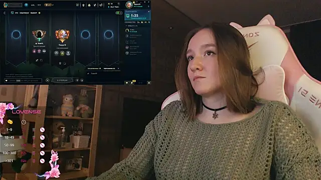 MoonlishSiren online show from November 2025 09:05:02 PM