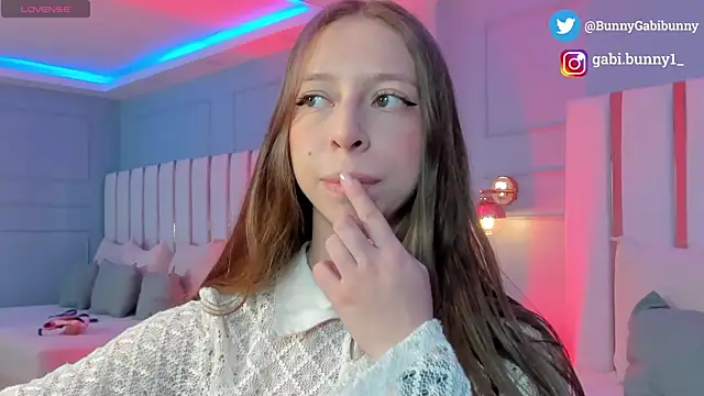 gabi bunny online show from February 2026 05:31:01 PM