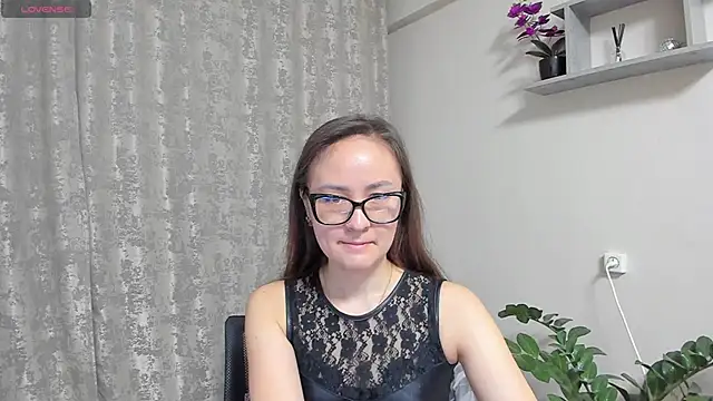 Snapshot of Diana_Taylor chatting on April 2026 09:10:02 PM Diana Taylor online show from April 2026 09:10:02 PM