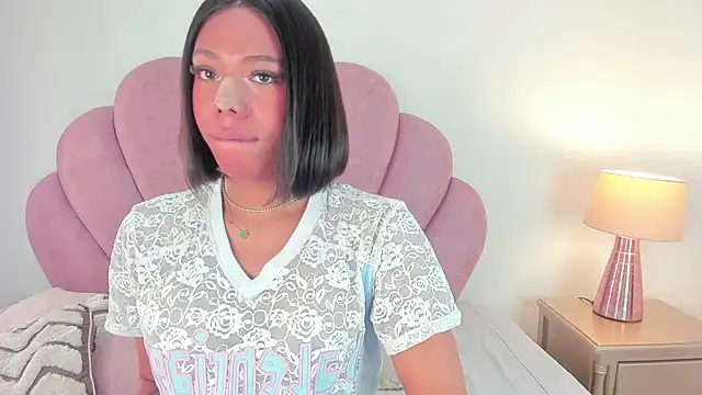 Nicole Paradise online show from November 2025 12:27:02 PM