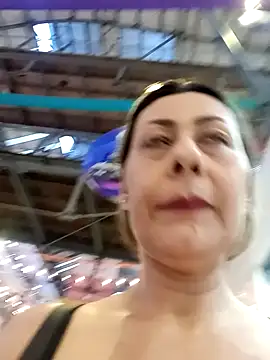 Snapshot of Mia-funny20 chatting on February 2025 10:45:01 PM Mia-funny20 online show from February 2025 10:45:01 PM