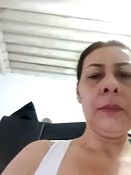 Snapshot of Mia-funny20 chatting on February 2025 07:52:02 PM Mia-funny20 online show from February 2025 07:52:02 PM