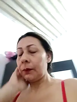 Snapshot of Mia-funny20 chatting on February 2025 01:51:01 PM Mia-funny20 online show from February 2025 01:51:01 PM