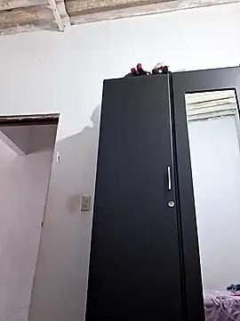 Snapshot of Mia-funny20 chatting on December 2025 03:17:01 PM Mia-funny20 online show from December 2025 03:17:01 PM