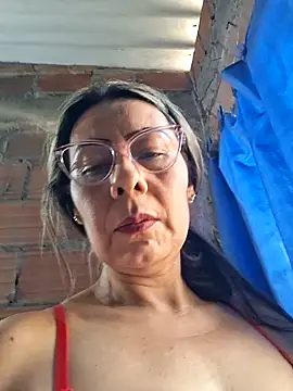 Snapshot of Mia-funny20 chatting on June 2026 09:17:01 PM Mia-funny20 online show from June 2026 09:17:01 PM