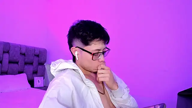 MarcusCollinss  online show from December 2024 04:20:01 PM