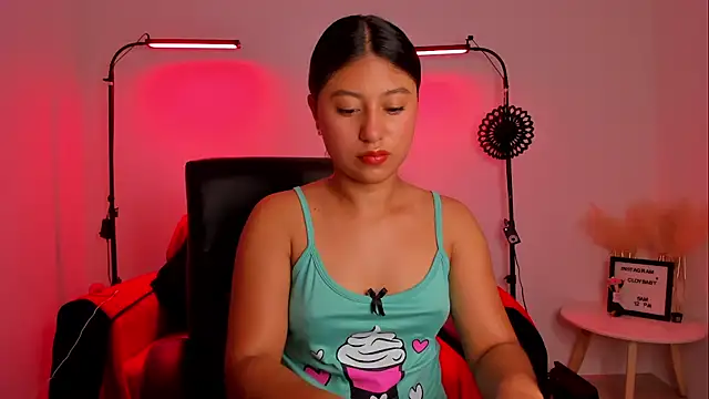 Snapshot of cloy_baby__ chatting on January 2025 10:41:02 AM cloy baby online show from January 2025 10:41:02 AM