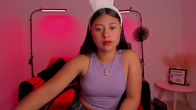 Snapshot of cloy_baby__ chatting on January 2025 10:08:01 AM cloy baby online show from January 2025 10:08:01 AM