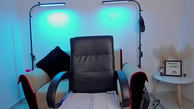 Snapshot of cloy_baby__ chatting on February 2025 12:19:02 AM cloy baby online show from February 2025 12:19:02 AM