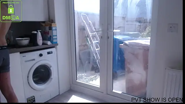 Snapshot of BritishHappyEnding chatting on September 2025 11:43:02 AM BritishHappyEnding online show from September 2025 11:43:02 AM