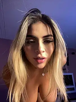 Snapshot of MiaWhitePink_ chatting on January 2025 10:32:02 AM MiaWhitePink online show from January 2025 10:32:02 AM