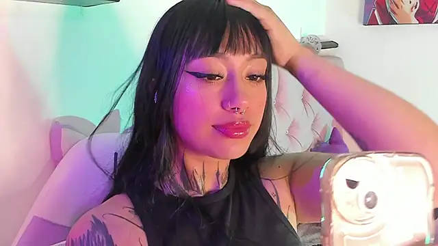 Snapshot of Akari1_Mischief chatting on January 2025 10:19:01 PM Akari1 Mischief online show from January 2025 10:19:01 PM