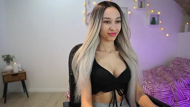 Amai  Liu online show from March 2025 07:11:02 PM