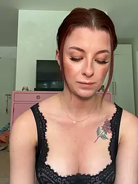 Mia-Minou online show from June 2026 01:10:01 PM