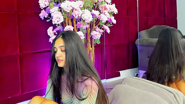 Alexxa online show from October 2025 06:31:01 PM