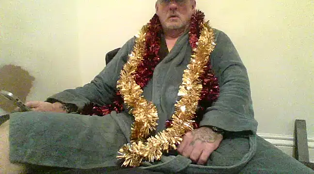 Snapshot of oldenglishguy chatting on December 2024 06:31:01 AM oldenglishguy online show from December 2024 06:31:01 AM