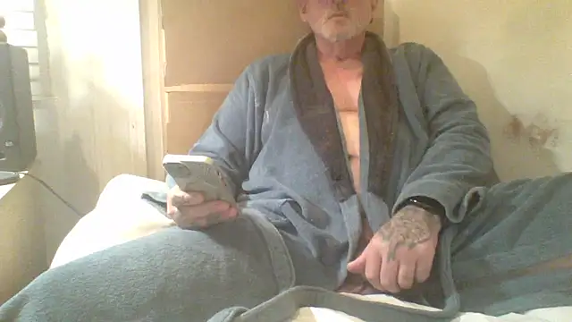 Snapshot of oldenglishguy chatting on October 2025 07:58:02 PM oldenglishguy online show from October 2025 07:58:02 PM