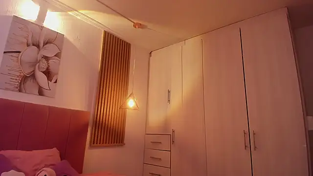 mia nevaeh online show from September 2025 08:42:02 PM