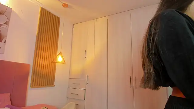 mia nevaeh online show from September 2025 09:14:02 PM