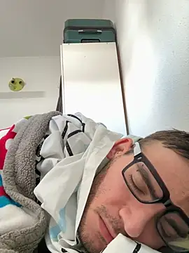 Snapshot of sperakevin98 chatting on November 2025 01:53:02 PM sperakevin98 online show from November 2025 01:53:02 PM