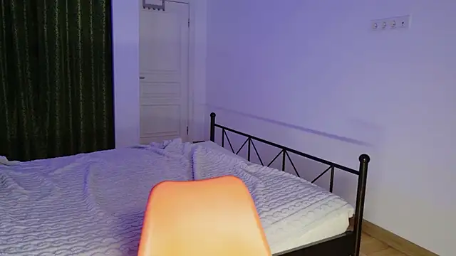 VioletCatt online show from November 2025 06:49:02 AM