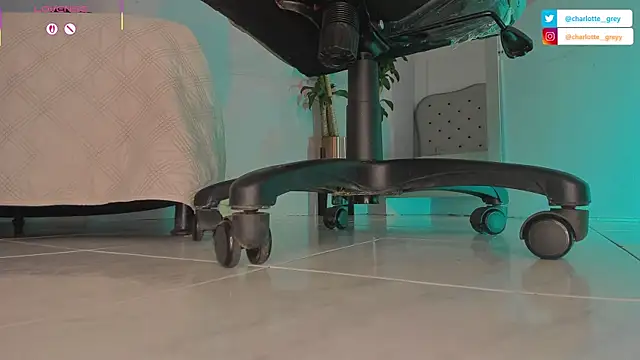 charlotte  grey online show from October 2025 07:58:01 PM