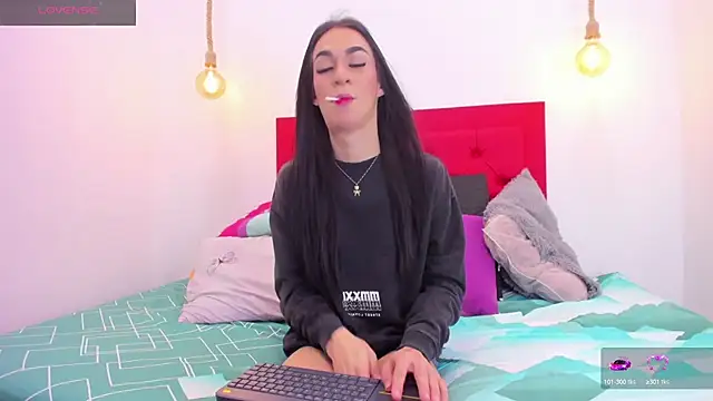 Mia thompson 19 online show from March 2025 07:04:02 PM