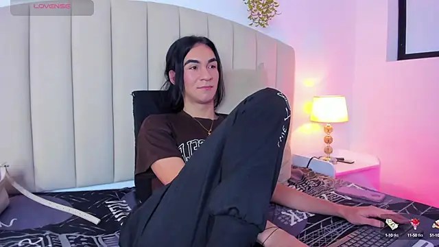 Mia thompson 19 online show from October 2025 07:54:01 PM