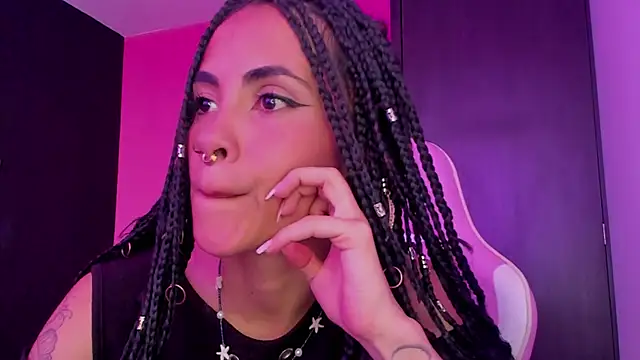 Juanadearco5 online show from December 2024 05:14:02 PM