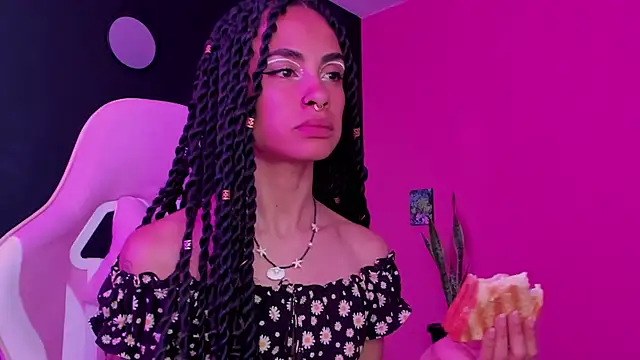 Juanadearco5 online show from January 2025 03:53:02 PM