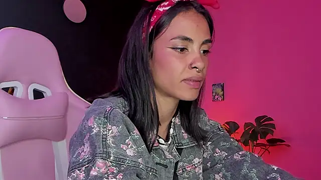 Juanadearco5 online show from February 2025 09:28:01 PM