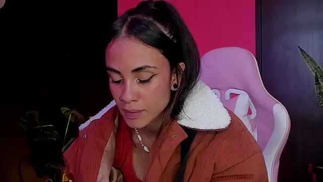 Juanadearco5 online show from March 2025 06:43:02 PM