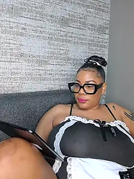 Snapshot of ExclusiveLeexx chatting on March 2025 10:05:02 PM ExclusiveLeexx online show from March 2025 10:05:02 PM