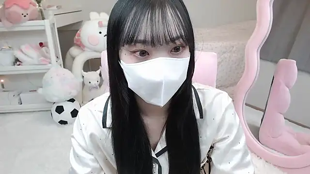 momo room online show from December 2024 09:30:01 AM