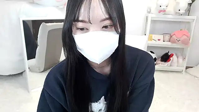 Snapshot of momo_room chatting on April 2026 12:36:02 PM momo room online show from April 2026 12:36:02 PM