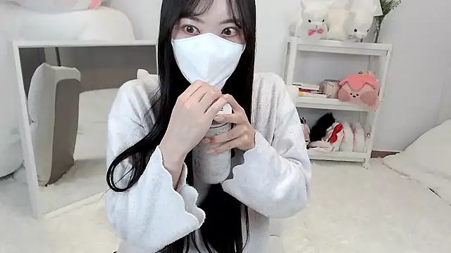 Snapshot of momo_room chatting on May 2026 04:20:02 AM momo room online show from May 2026 04:20:02 AM