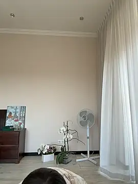 Hott Lolla online show from September 2025 09:42:02 AM