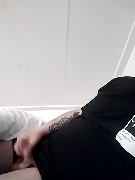 Snapshot of blak1093 chatting on January 2025 06:24:02 PM blak1093 online show from January 2025 06:24:02 PM