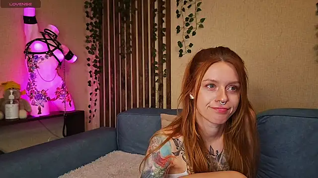 Snapshot of _SweetFox_ chatting on September 2025 12:55:01 AM  SweetFox  online show from September 2025 12:55:01 AM