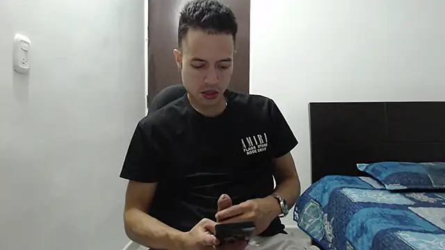 Snapshot of dimitriquiet05 chatting on December 2024 03:36:02 AM dimitriquiet05 online show from December 2024 03:36:02 AM