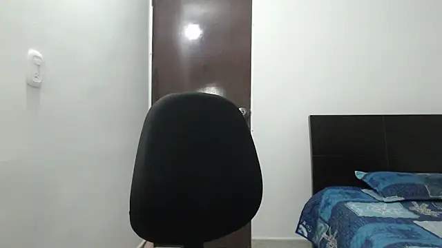 Snapshot of dimitriquiet05 chatting on December 2024 03:32:01 AM dimitriquiet05 online show from December 2024 03:32:01 AM