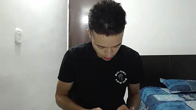 Snapshot of dimitriquiet05 chatting on December 2024 03:30:01 AM dimitriquiet05 online show from December 2024 03:30:01 AM