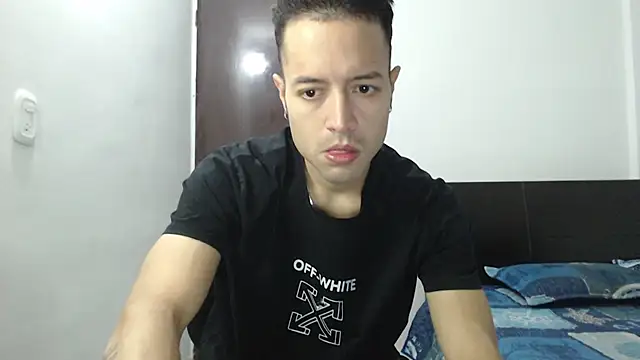 Snapshot of dimitriquiet05 chatting on December 2024 01:59:02 AM dimitriquiet05 online show from December 2024 01:59:02 AM