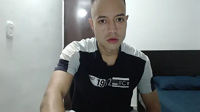 Snapshot of dimitriquiet05 chatting on December 2024 04:06:02 AM dimitriquiet05 online show from December 2024 04:06:02 AM